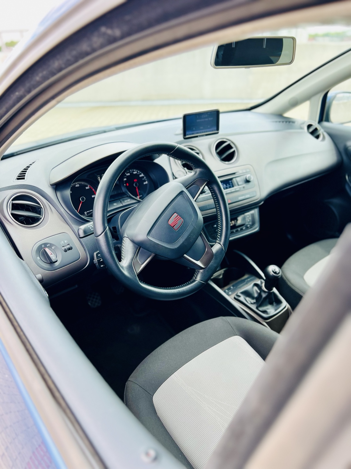 SEAT Ibiza — wnętrze i kokpit